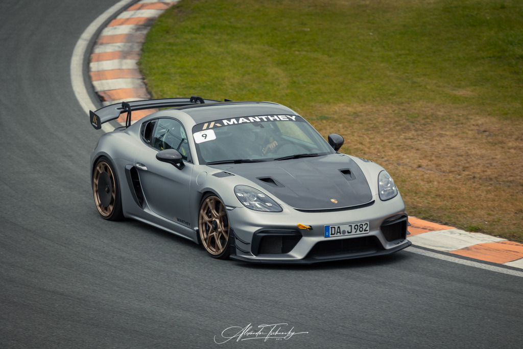 R6PZ0378 _Alexander Tschuncky | Entdecken Sie die faszinierende Welt von Alexander Tschuncky Arts: Kreative Fotografie, atemberaubende Automobilkunst und hochwertiger Bilderdruck. Lassen Sie sich inspirieren! - Realisiert mit Pictrs.com