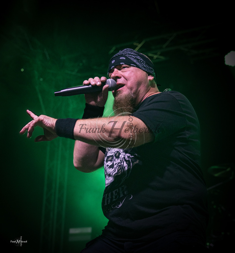 Justice Geiselwind 31.10.2025 | Frank Herberich Fotografie, Frank Herberich, Fotografie, Hochzeit, Portrait, St. Peter Ording, Ording, Westerhever, Nordsee, Frank Fotografie, Hardheim,  Odenwald,Walldürn, Band,Eventfotografie - Realisiert mit Pictrs.com