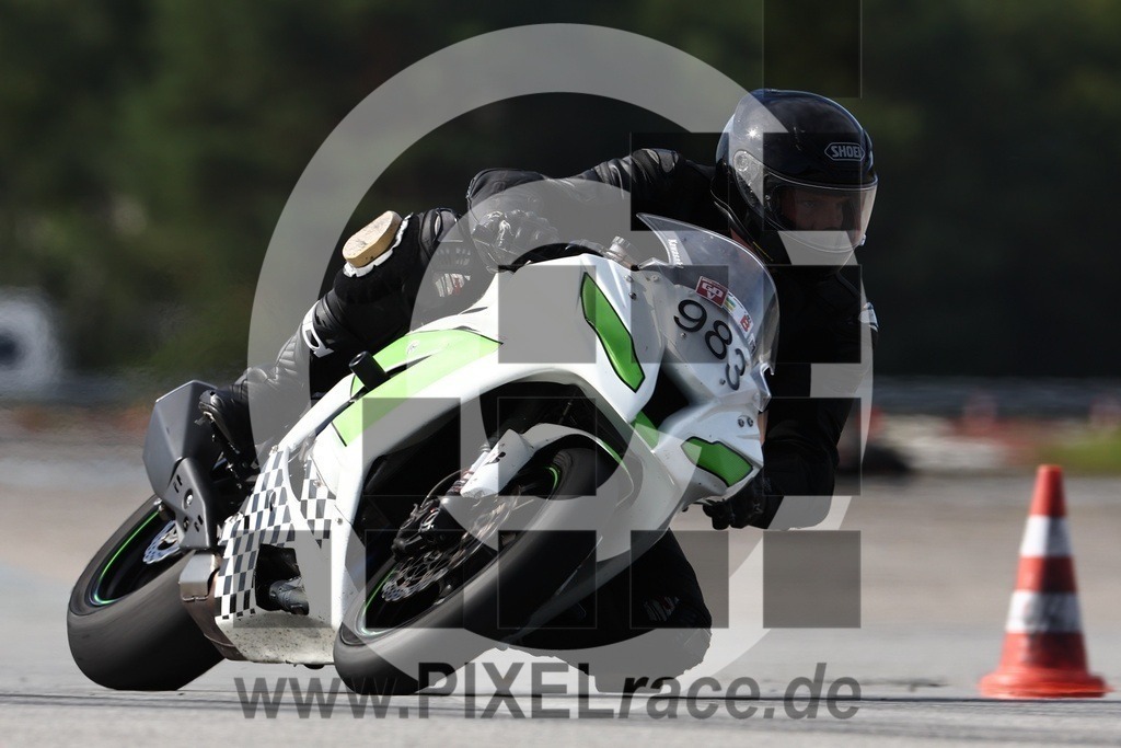 0983-20240707_04503 | Schöne Erinnerungen an spannende Momente - das festzuhalten ist unser Job. PIXELrace.de ist seit 2003 auf den Rennstrecken Europas unterwegs um die Action draußen beim Fahren und die wunderbare Stimmung imm Fahrerlager für euch einzufangen.