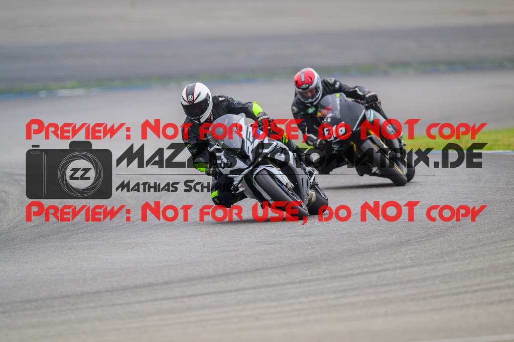 MaZZes_FotoMatrix_240521_6007705_2767 | WEISS