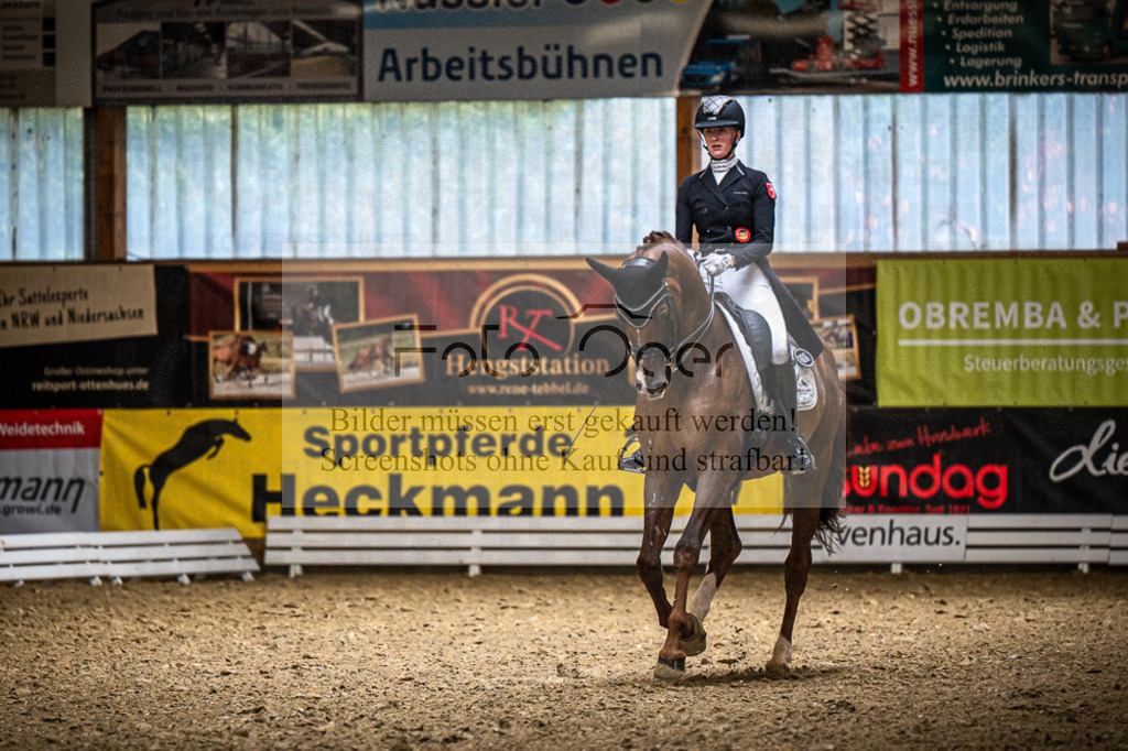 DOS_0789 | Entdecke hochwertige Reitturnierfotos von Foto Oger. Professionell, emotional und authentisch – jetzt Lieblingsmomente im Shop bestellen. - Realisiert mit Pictrs.com