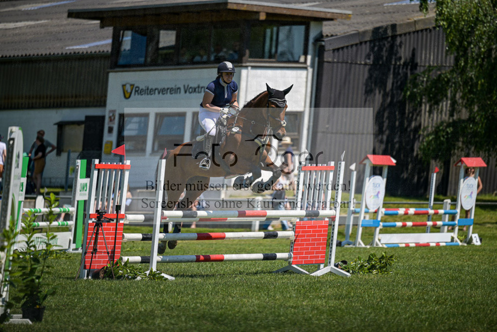Reitturnier Voxtrup | Entdecke hochwertige Reitturnierfotos von Foto Oger. Professionell, emotional und authentisch – jetzt Lieblingsmomente im Shop bestellen. - Realisiert mit Pictrs.com