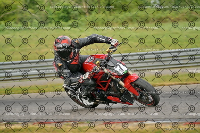 25bt05-0438 | markuskiefer.com - Realisiert mit Pictrs.com