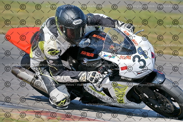 25bt04-0032 | markuskiefer.com - Realisiert mit Pictrs.com