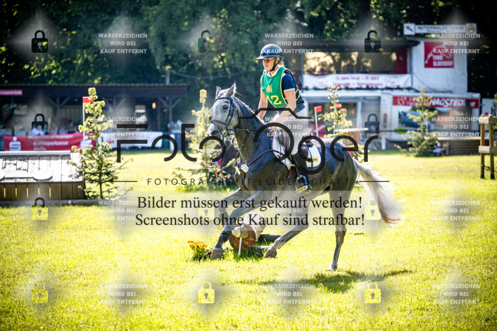 A2_Vielseitigkeitsturnier Melle Oldendorf-15c-0019 | Entdecke hochwertige Reitturnierfotos von Foto Oger. Professionell, emotional und authentisch – jetzt Lieblingsmomente im Shop bestellen.Deutschlandweite Turnierfotografie. - Realisiert mit Pictrs.com