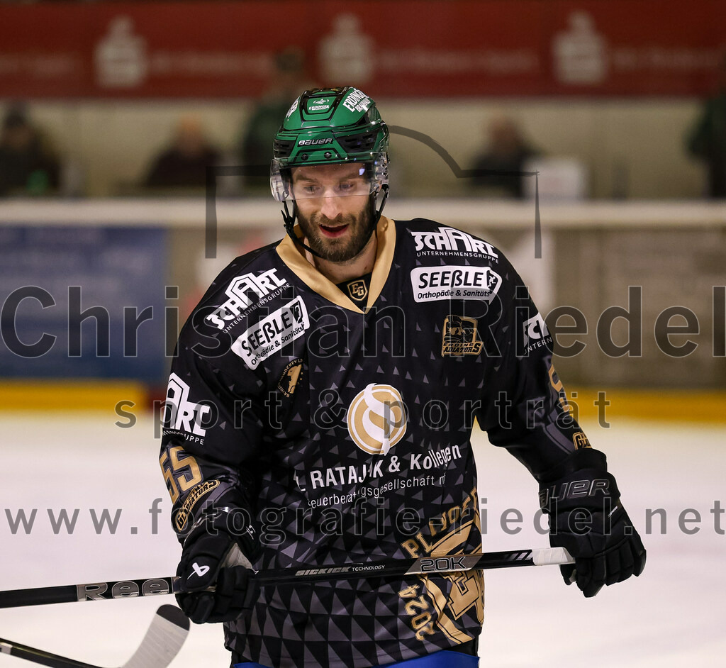 2024-02-23_104_TSV_Erding_gegen_ERSC_Amberg | Erding, Deutschland, 23.02.2024:
Eishockey, Bayernliga Playoffs 2023 / 2024, 3. Spieltag, TSV Erding gegen ERSC Amberg, Endergebnis: 2:3 n. V.

Petr Pohl (Erding Gladiators, #55)

Foto: Christian Riedel / fotografie-riedel.net