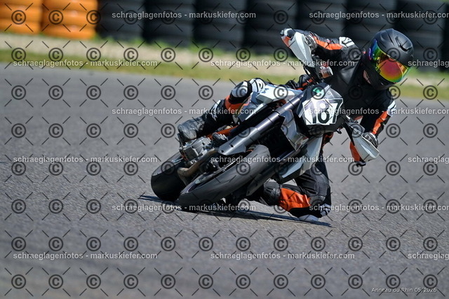 26BT02-1785 | markuskiefer.com - Realisiert mit Pictrs.com