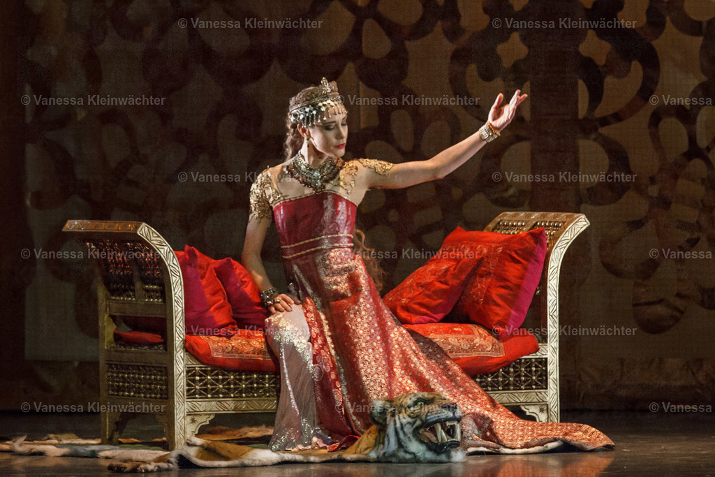  Ballett "La Bayadère" (Fotoprobe) in der Staatsoper unter den Linden | Berlin, 02.11.2018: Fotoprobe des Balletts "La Bayadere" in der Staatsoper Unter Den Linden.  - Realisiert mit Pictrs.com