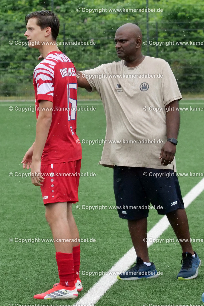 Fußball : C-Junioren : Aufstieg Regionalliga West : SUS 09 Dinslaken - Vfb 03 Hilden am 04.06.2026 in Dinslaken | Fußball : C-Junioren : Aufstieg Regionalliga West : SUS 09 Dinslaken (rotr Trikots)- Vfb 03 Hilden (weiße Trikots) am 04.06.2026 in Dinslaken - Realisiert mit Pictrs.com