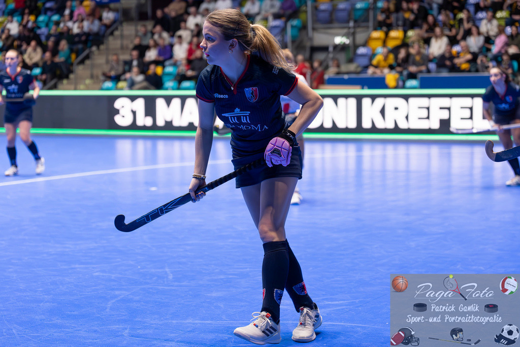Volvo E.R.B. Final 4 Halbfinale Frauen: Der Club an der Alster - Berlienr HC, 25.01.2025 | Philine Drumm (Berliner HC #27), Freisteller, Portrait, Porträt, Der Club an der Alster - Berlienr HC, Frankfurt, Süwag Arena, 25.1.2025 - Realisiert mit Pictrs.com