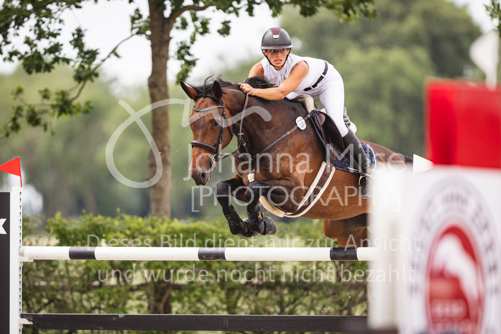 250622_Lemwerder_M2-SprmstAnf-800 | Deine schönsten Turniermomente als professionelle Fotos! Entdecke hochwertige Pferdesport-Fotografie im Online-Shop. Jetzt Fotos finden & bestellen!