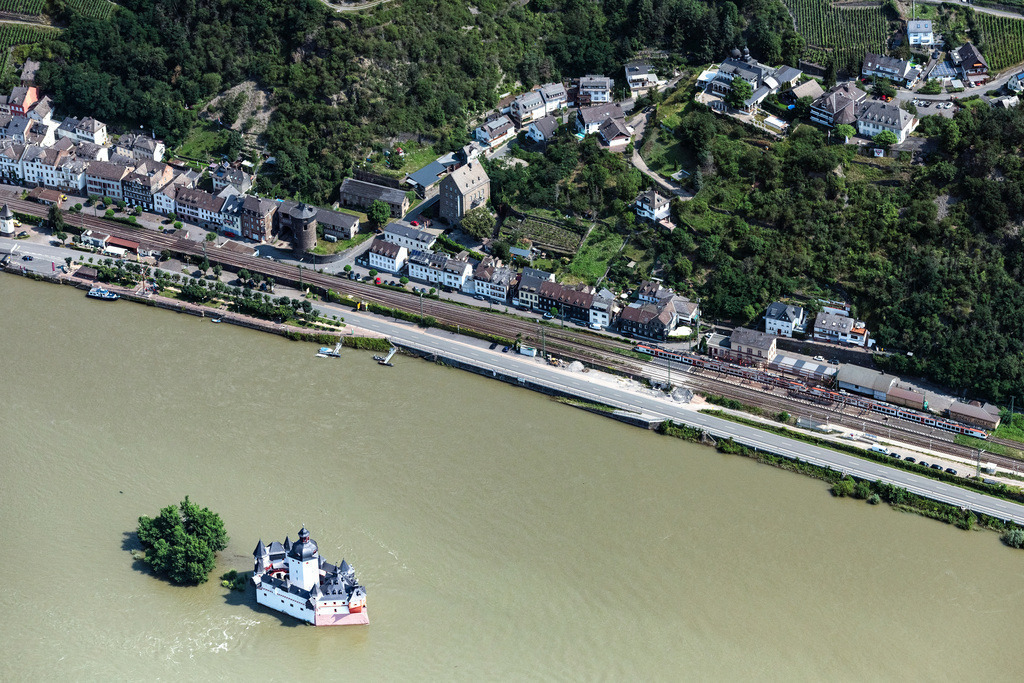 dr__0069698.jpg | KAUB 23.07.2021 Burganlage der Veste Pfalzgrafenstein Castle im Ortsteil Falkenau in Kaub im Bundesland Rheinland-Pfalz, Deutschland. // Castle of the fortress Pfalzgrafenstein Castle in the district Falkenau in Kaub in the state Rhineland-Palatinate, Germany. Foto: Daniel Reiter