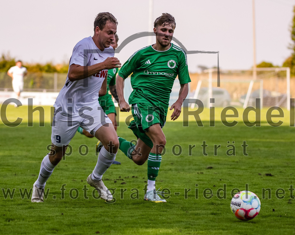 2023-09-10_093_SV_Eichenried_gegen_FC_Eitting | Eichenried, Deutschland, 10.09.2023:
Fußball, Kreisliga 2023 / 2024, 8. Spieltag, SV Eichenried gegen FC Eitting, Endergebnis: 1:2

Benedikt Beierl (FC Eitting, #9)

Foto: Christian Riedel / fotografie-riedel.net