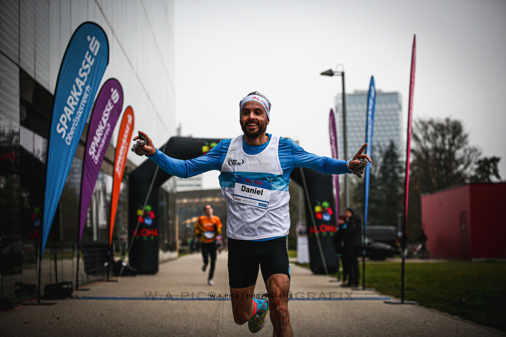 ..... | Linz, AUSTRIA,14. Dezember 25, ALOHA WINTERLAUF DEZEMBER 25 , Image shows: Photo: WAPICS / Andreas Willdoner