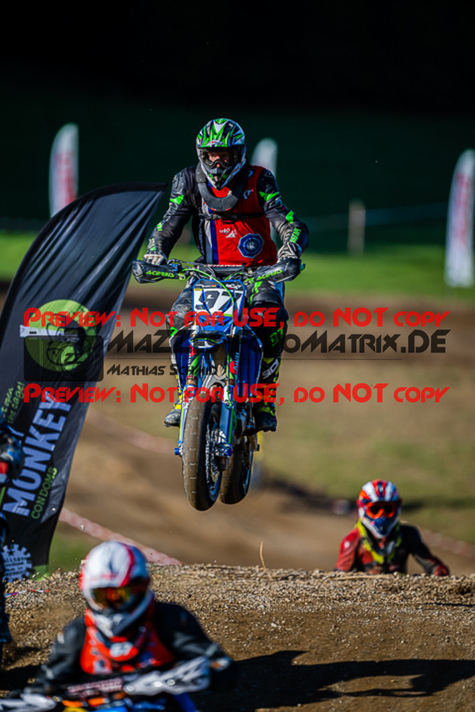 MaZZes_FotoMatrix_220903_9123 | UE40