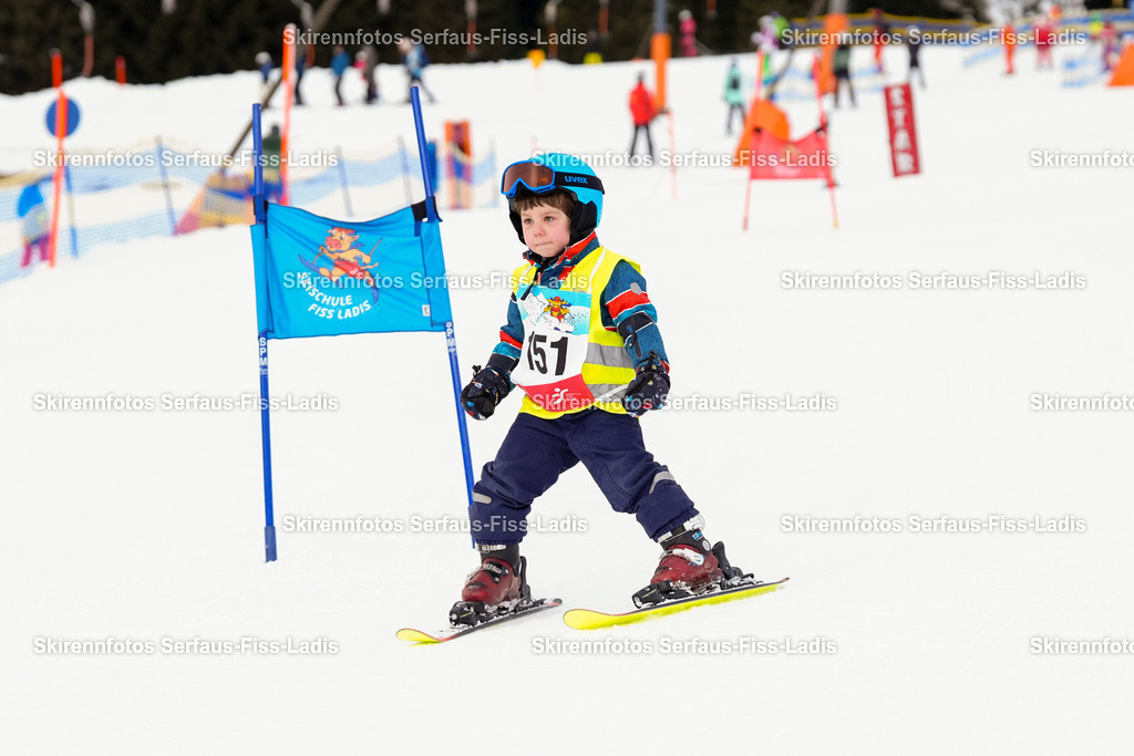SRF_02.01.2026_0141 | Skirennfotos,Serfaus,Fiss,Ladis,Kinderskirennen,Winter,Tirol,Oberland,skirace,SFL,feelfree,weil wir's genießen,ski,Ski,skifahren,Sonnenplateau, - Realisiert mit Pictrs.com