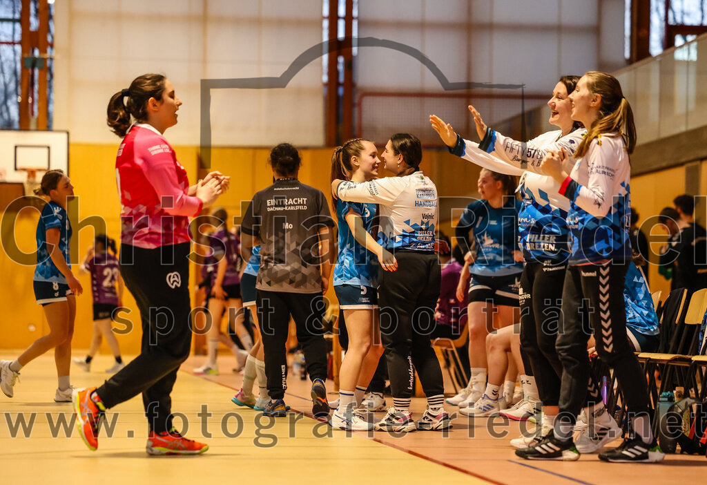 2024-03-09_109_SpVgg_Altenerding_gegen_Eintracht_Dachau-Karlsfeld | Erding, Deutschland, 09.03.2024:
Handball, Bezirksoberliga Frauen Altbayern 2023 / 2024, 17. Spieltag, SpVgg Altenerding gegen Eintracht Dachau-Karlsfeld, Endergebnis: 26:25

Simona Maiolo (TSV Eintracht Karlsfeld, #12), Theresa Biller (TSV Eintracht Karlsfeld, #5)

Foto: Christian Riedel / fotografie-riedel.net
