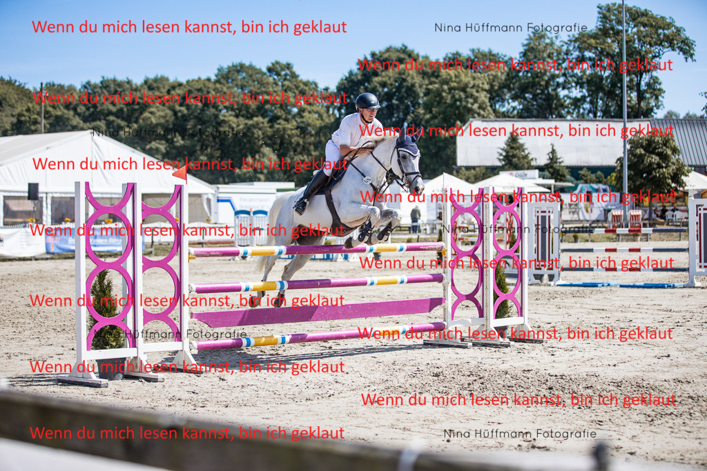 BK1A6430 | Turnierbilder Turnierfotos Nina Hüffmann Turnierfotografie Pferdefotografie Tierzeichnung Haustierzeichnung Pferdezeichnung Hundezeichnung Videograf  - Realisiert mit Pictrs.com