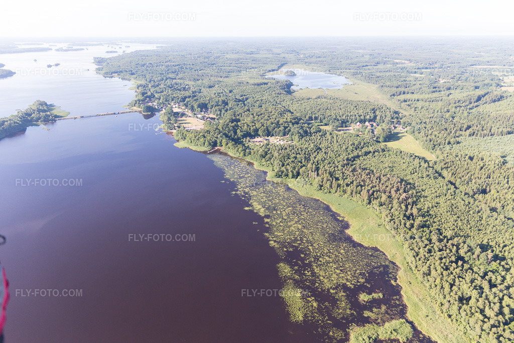 Aerial view: View of the town in Torne in the state Kronoberg, Sweden. – Photo: IMG_108175.jpg taken on 06/28/2018 by Werner Riehm/FLY-FOTO.com – Resolution of the original: 5472 x 3648 px