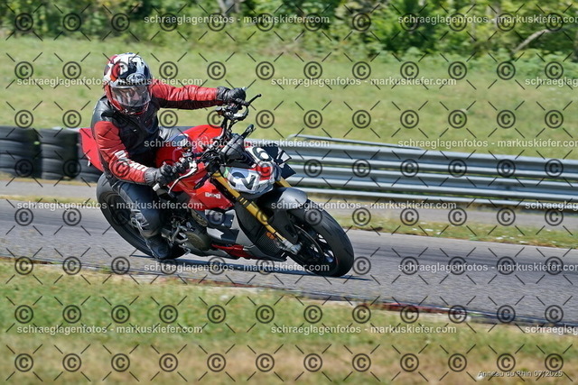 25bt04-0541 | markuskiefer.com - Realisiert mit Pictrs.com