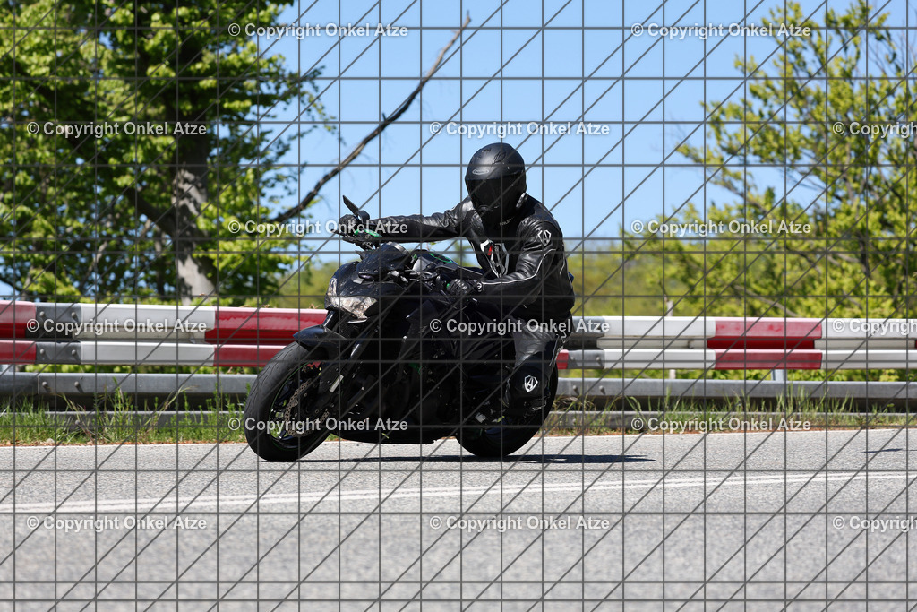 IMG_9906 | Fotograf am Kyffhäuser. Onkel Atze. Kyffhäuser Rennstrecke. Café36. Motorsportfotografie. - Realisiert mit Pictrs.com