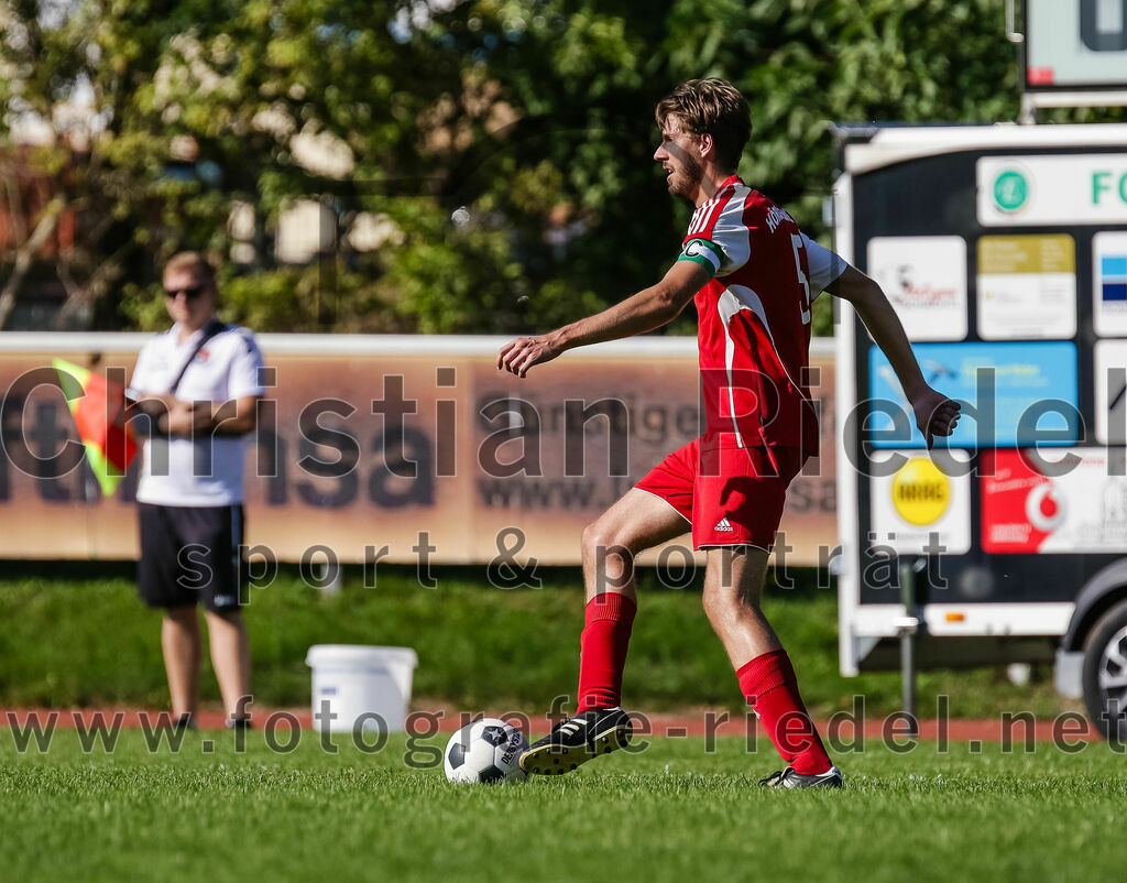 2023-09-09_031_FC_Herzogstadt_II_gegen_SG_Hoerlkofen_Woerth | Erding, Deutschland, 09.09.2023:
Fußball, A-Klassel 2023 / 2024, 6. Spieltag, FC Herzogstadt II gegen SG Hörlkofen/Wörth, Endergebnis: 1:2

Andreas Groegler (SG Hörlkofen/Wörth, #5)

Foto: Christian Riedel / fotografie-riedel.net