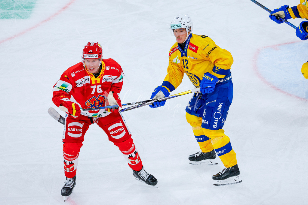 09112025_EHCB vs HCD_wb-1301 | Sportbilder, Sportfotograf, Hochzeits- und Eventfotografin, Flugshows, Portraits und Tiershooting, Aviation, Downhill, Nationalleague, Swissleague, International