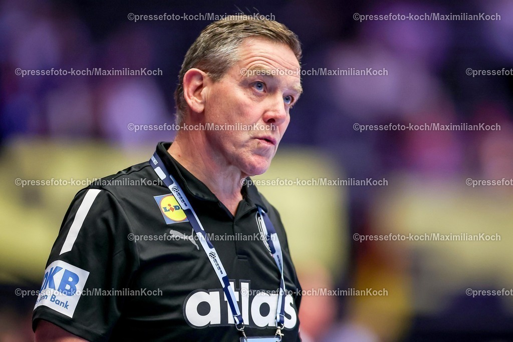 EHF17012602044 | 17.01.2026, Handball, Men's EHF EURO 2026, Deutschland - Serbien, Jyske Bank Boxen in Herning, Dänemark, Preliminary Round: Headcoach Alfred Gislason (Germany #hc) 