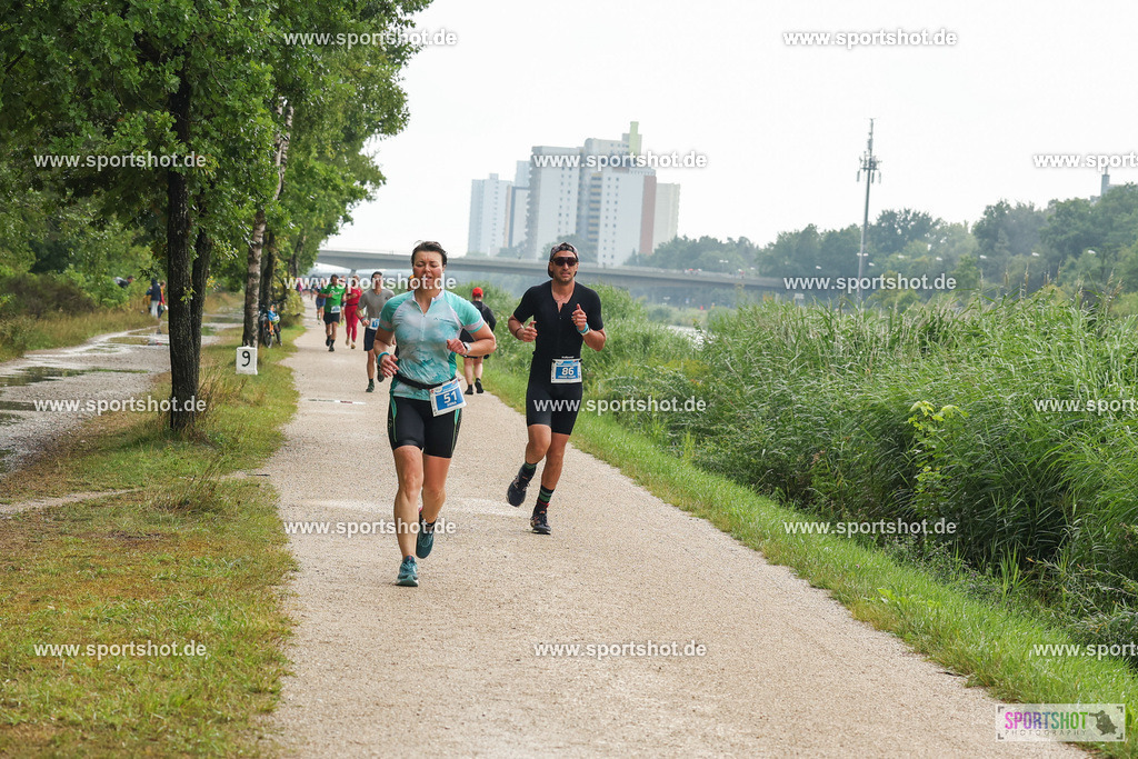 LUR_1588 | 34. M-net Erlanger Triathlon 2025 #erlangertriathlon  #mnettriathlon2025 #mnettriathlon #team #olympischedistanz #mitteldistanz #triathlon #maindonaukanal  #erlangertriathlon2025 #yourpictrs #tv1848 #tv1848erlangen  #triathlonbayern #sportinerlangen #demsportverbunden #sportshot_your_pictrs Copyright: www.sportshot.de