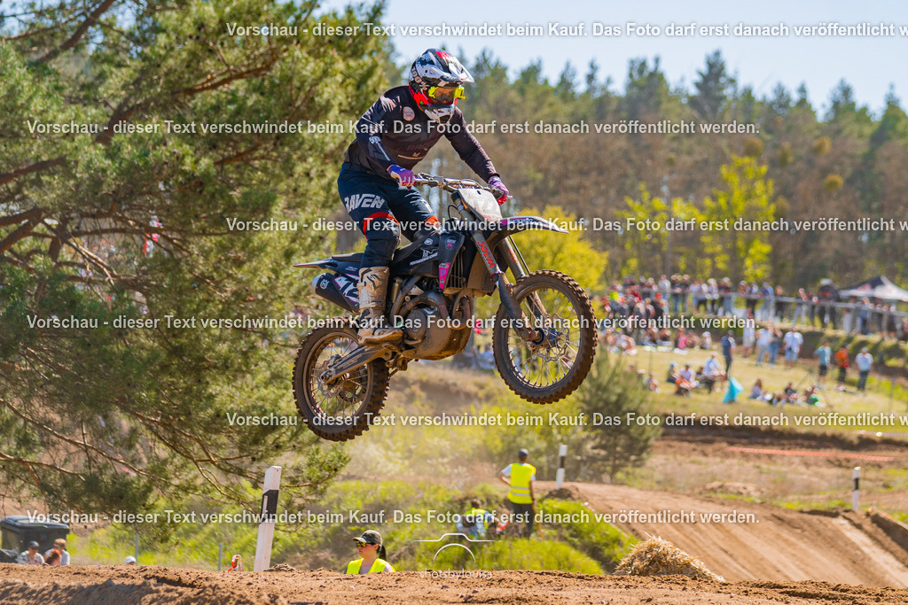 20260501_MCWriezen-3663 | Sportfotografin aus Berlin-Brandenburg mit Fokus auf Motocross. Ich halte deine sportliche Leistung und echte Emotionen auf und neben der Strecke professionell fest. Entdecke die Fotos von deinem Rennen und bestelle sie direkt hier im Shop.