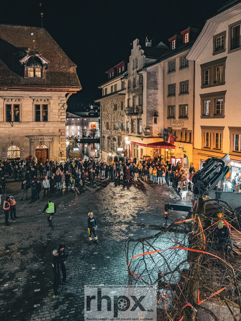 Guuggerbaum 2026 | Stimmungsvolle Fotokunst aus Luzern. Erlebe den Pilatus, den See und die Stadt Luzern in exklusiven Aufnahmen in der Fotogalerie & Shop. - Realisiert mit Pictrs.com