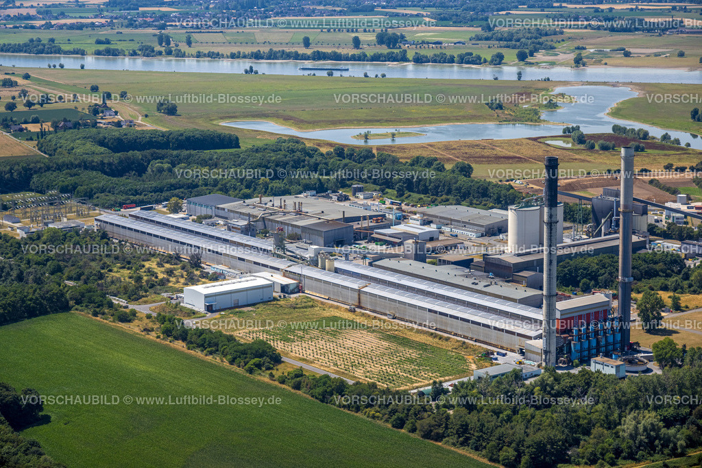 Voerde220702824 | Luftbild, Gewerbegebiet Industriepark Böskenstraße, TRIMET Aluminium SE mit 2 Türmen, Emmelsum, Voerde, Ruhrgebiet, Nordrhein-Westfalen, Deutschland