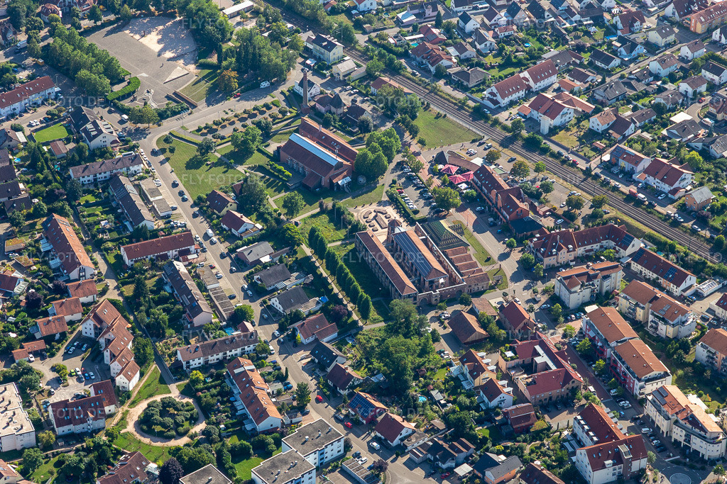 Luftbild: Bürgerpark in Jockgrim im Bundesland Rheinland-Pfalz in Deutschland. Foto: IMG_128367.jpg vom 12.08.2021 durch Werner Riehm/FLY-FOTO.de