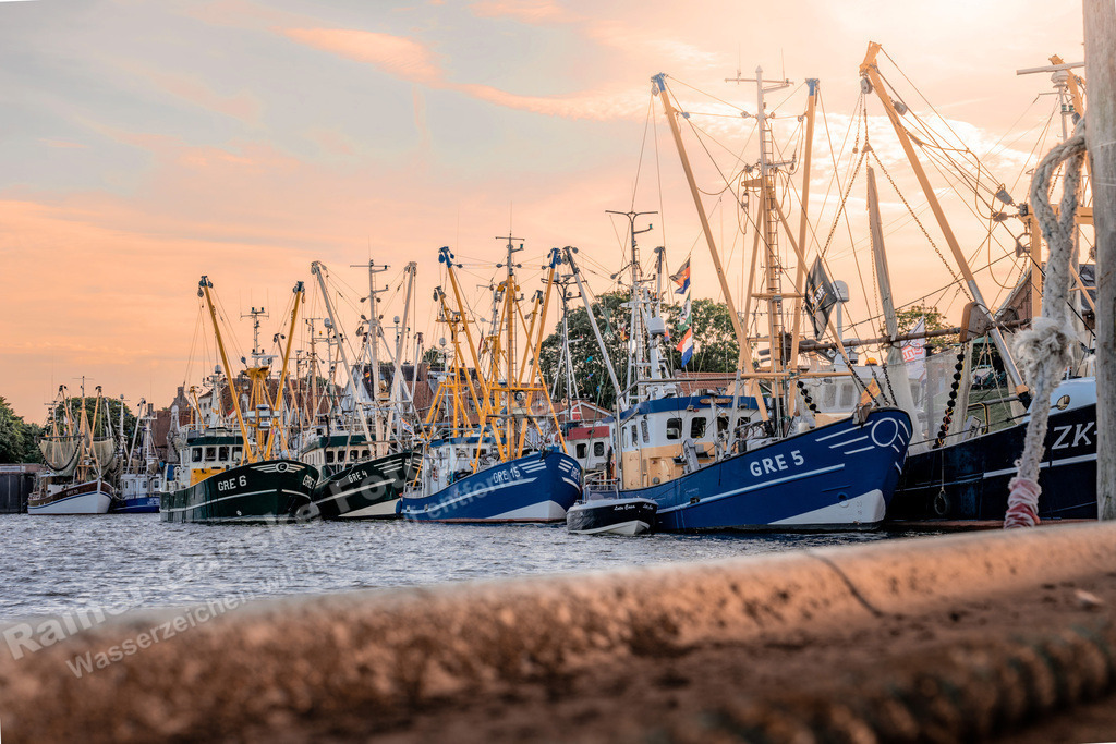 064 Greetsiel - 28-07-2022 -R Ganske | Onlineshop mit Bildern von Stränden, Häfen und Meer. Leinwände, Poster, Kalender und andere Materialien erhältlich. Kommerzielle Lizenzen möglich.  - Realisiert mit Pictrs.com