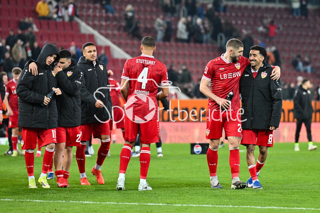 FC Augsburg - VfB Stuttgart | AUGSBURG, GERMANY - 22. MAERZ: die Spieler der Gäste feiern zusammen mit den Fans den Auswärtssieg in Sutttgart nach dem Bundesligamatch zwischen dem FC Augsburg und dem VfB Stuttgart am 27. Spieltag in der WWK Arena / DFL REGULATIONS PROHIBIT ANY USE OF PHOTOGRAPHS AS IMAGE SEQUENCES AND/OR QUASI-VIDEO / Jeff CHABOT (VfB Stuttgart 24), Tiago TOMAS (VfB Stuttgart 8)