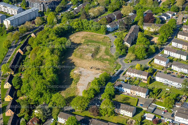 Herdecke240503042 | Luftbild, Baustelle mit Abriss Schulen, geplanter Wohnungsneubau zwischen Westender Weg und Am Berge, Westende, Herdecke, Ruhrgebiet, Nordrhein-Westfalen, Deutschland