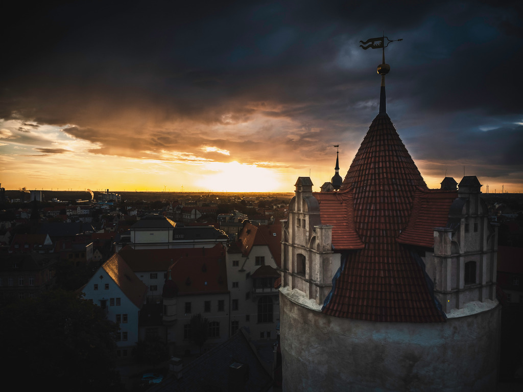 Eulenspiegelturm im Sonnenaufgang | Wir machen aus Ihren Bildern Erinnerungen für die Ewigkeit | Hochwertige Fotografien für Ihr zu Hause. - Realisiert mit Pictrs.com