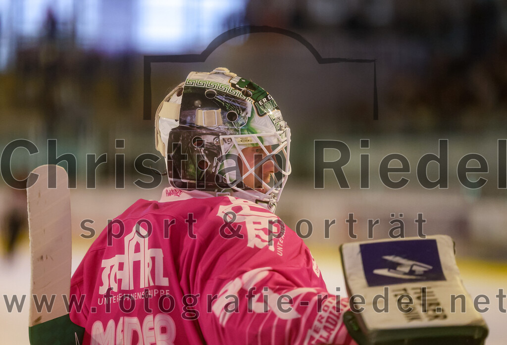2025-10-05_075_TSV_Erding_gegen_Heilbronner_Falken | Erding, Deutschland, 05.10.2025:Eishockey, Oberliga Süd 2025 / 2026, 6. Spieltag, TSV Erding gegen Heilbronner Falken, Endergebnis: 3:1Torwart Leon Meder (Erding Gladiators, #39)Foto: Christian Riedel / fotografie-riedel.net
