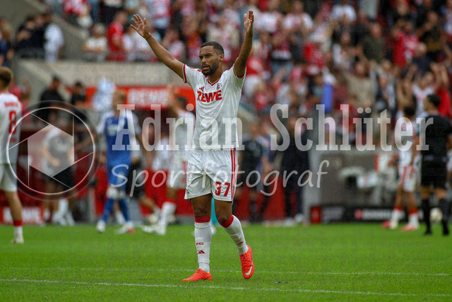 29.08.2026, GER, Fussball, Herren, Bundesliga , 1. Bundesliga, Saison 2026/2027, 1. FC Köln - TSG 1899 Hoffenheim | Linton Maina (KOE) Schlussjubel, jubelt nach dem Sieg
