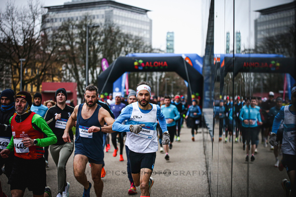 ..... | Linz, AUSTRIA,14. Dezember 25, ALOHA WINTERLAUF DEZEMBER 25 , Image shows: Photo: WAPICS / Andreas Willdoner