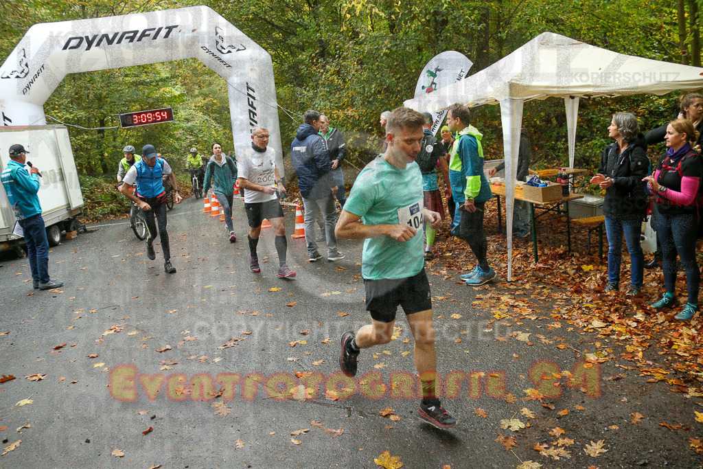 241027_1009_EX1_3705 | Sportfotografie im Rhein-Sieg Kreis, Köln, Bonn, NRW, Rheinland Pfalz, Hessen, etc. Unser Tätigkeitsfeld umfasst den Laufsport vom Volkslauf über den Marathon, Duathlon, Triathon bis zum Ultralauf wie Kölnpfad Ultra oder Schindertrail.
