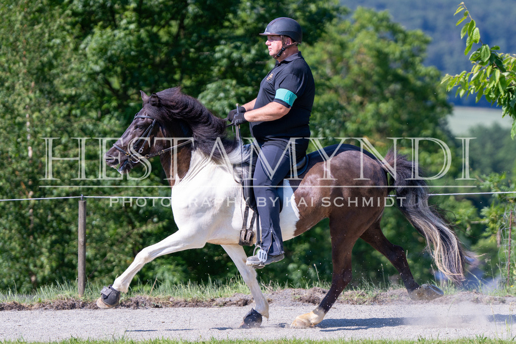 KAI06672 | Ihr sucht einen Fotografen für eure nächste OSI? Ich begleite auch euer Turnier für Islandpferde fotografisch.  - Realisiert mit Pictrs.com
