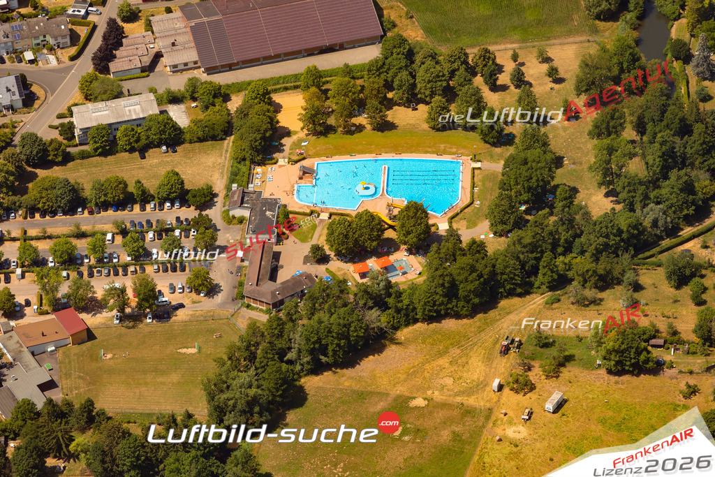 Das Luftbild zeigt : Freibad Bürgstadt - Die Luftaufnahme wurde 2023 vom UL-Flugzeug aus erstellt ( keine Drohne ) - Hochauflösende Luftaufnahme - Für grossformatige Ausdrucke geeignet. Die Geschenkidee !Mit Lizenz und Bildrechte bestellbar