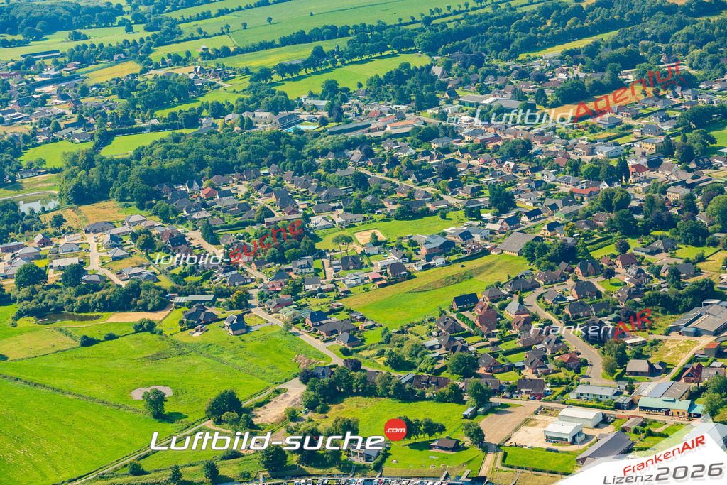 Luftbild der Stadt Pahlen - Die Luftaufnahme wurde 2025 vom UL-Flugzeug heraus erstellt ( keine Drohne ) - Hochauflösende Luftaufnahme - für professionelle Ausdrucke geeignet. Die Geschenkidee !Hier alle&nbsp;Infos zur Lizenzierung der LuftaufnahmeWir fliegen auch dieses Jahr wieder in Ihre Region um Luftbilder zu erstellen.- Luftbild anfragen