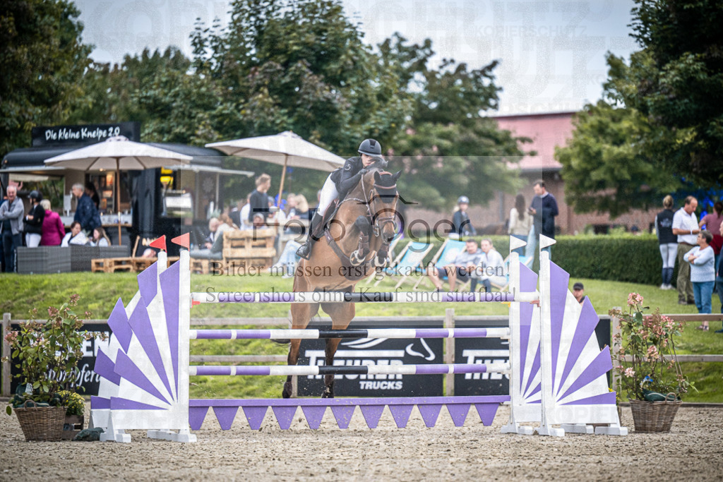 DOS_8293 | Entdecke hochwertige Reitturnierfotos von Foto Oger. Professionell, emotional und authentisch – jetzt Lieblingsmomente im Shop bestellen.Deutschlandweite Turnierfotografie. - Realisiert mit Pictrs.com
