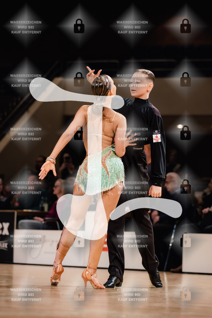 Goldstadtpokal 2025 - WDSF Open Latin Youth 6th (85) Michael Bakscheev _ Julie Meck (Schwarz-Weiß-Club Pforzheim)-2025-01-25-7152 | Webshop for digital downloads and prints of dance sport, event & show photographer Julian Link - Realisiert mit Pictrs.com