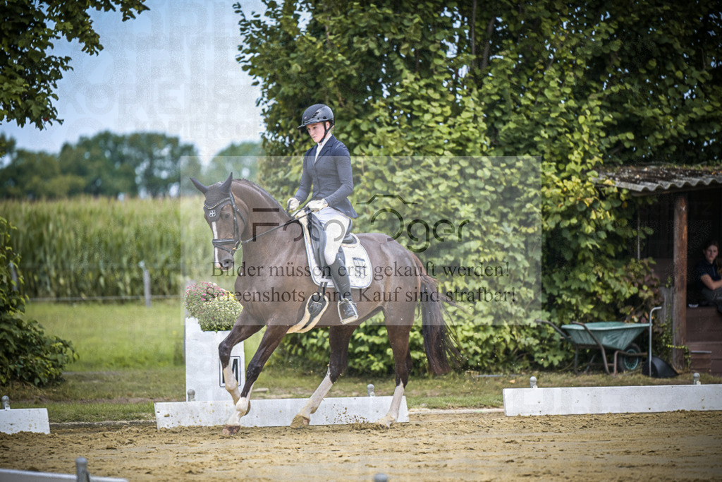 DOS_1780 | Entdecke hochwertige Reitturnierfotos von Foto Oger. Professionell, emotional und authentisch – jetzt Lieblingsmomente im Shop bestellen.Deutschlandweite Turnierfotografie. - Realisiert mit Pictrs.com