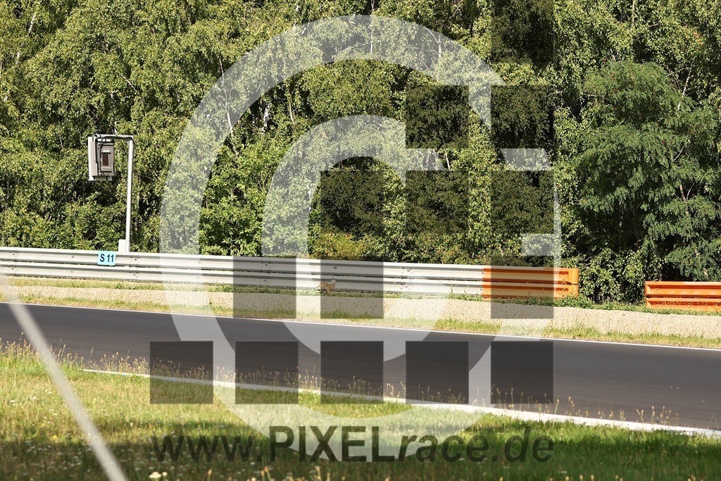 social-20250823_05064 | Schöne Erinnerungen an spannende Momente - das festzuhalten ist unser Job. PIXELrace.de ist seit 2003 auf den Rennstrecken Europas unterwegs um die Action draußen beim Fahren und die wunderbare Stimmung imm Fahrerlager für euch einzufangen.