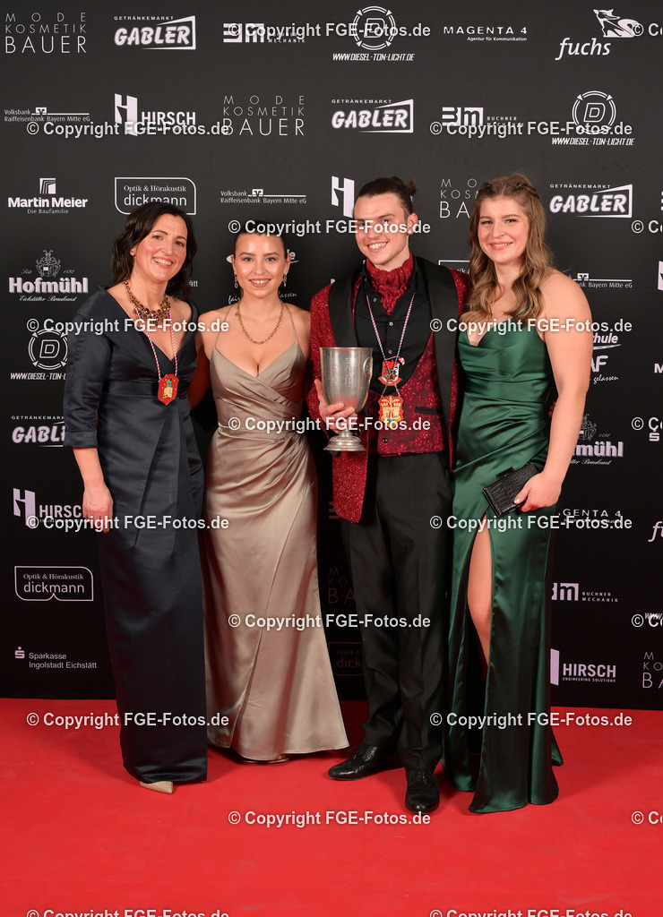 20240113-fge-fotos-0037 | Eröffnungsball der FGE am 13.01.2024 im Alten Stadttheater in Eichstätt. - Realisiert mit Pictrs.com