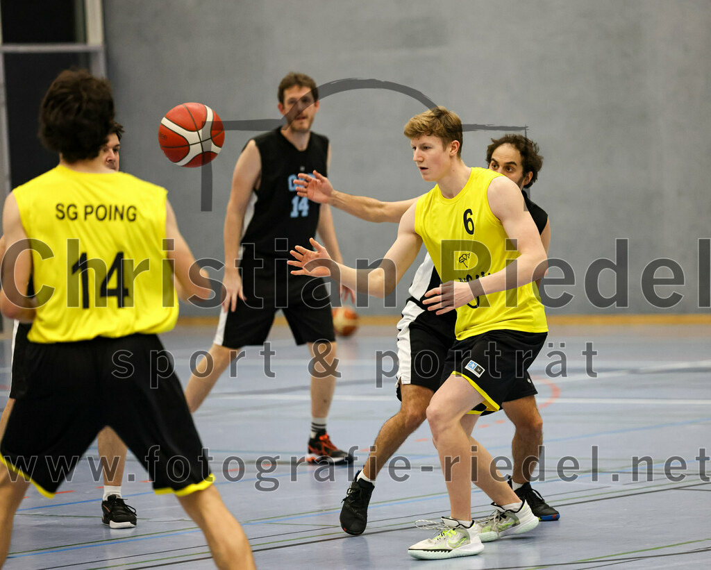 2022-12-04_016_SG_Poing_gegen_TSV_Muenchen_Ost_4 | Poing, Deutschland, 04.12.2022:
Basketball, Bezirksklasse 2021 / 2022, 8. Spieltag, SG Poing gegen TSV München Ost 4, Endergebnis: 37:65

Foto: Christian Riedel / fotografie-riedel.net